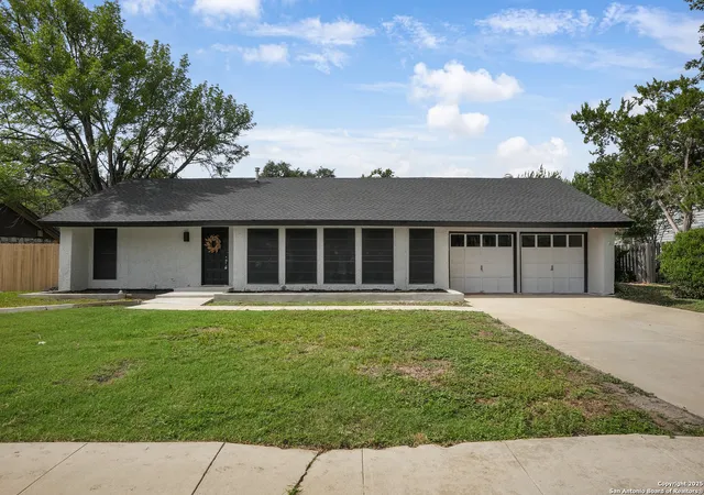 Photo 1 of Sale Pending at 5206 Las Campanas, San Antonio, TX 78233 | MLS# 1921484 | Listing updated on 2026-01-15