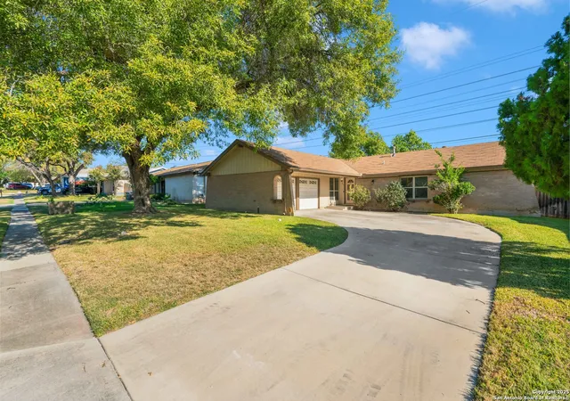 Photo 2 of Sale Pending at 5415 Cerro Vista, San Antonio, TX 78233 | MLS# 1921494 | Listing updated on 2025-12-10