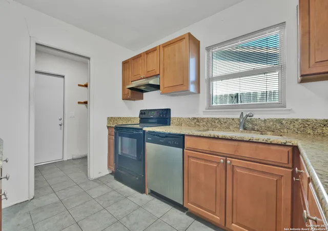 Photo 4 of Sale Pending at 5415 Cerro Vista, San Antonio, TX 78233 | MLS# 1921494 | Listing updated on 2025-12-10