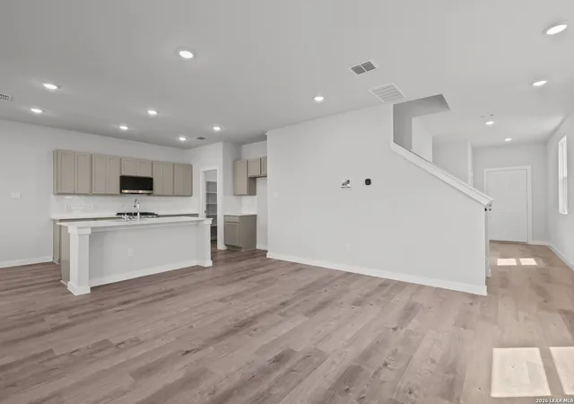 Photo 4 of Sale Pending at 9883 Chavaneaux Lndg, San Antonio, TX 78221 | MLS# 1921562 | Listing updated on 2026-04-02