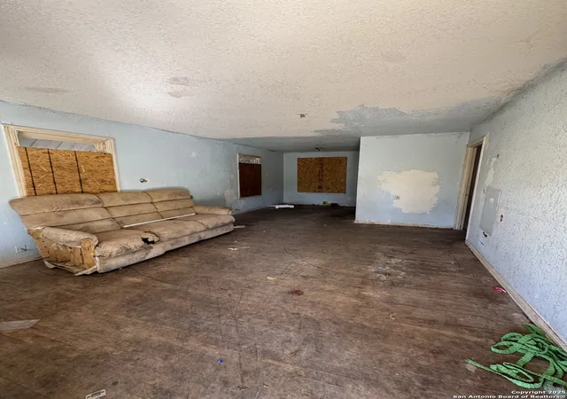 Photo 3 of Single family home for sale at 107 Kashmuir, San Antonio, TX 78223 | MLS# 1921583 | Listing updated on 2025-11-18
