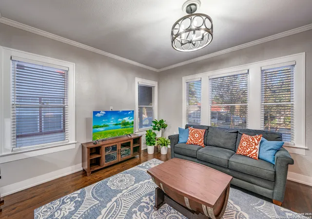 Photo 3 of Sale Pending at 1530 Schley, San Antonio, TX 78210 | MLS# 1921584 | Listing updated on 2026-03-13