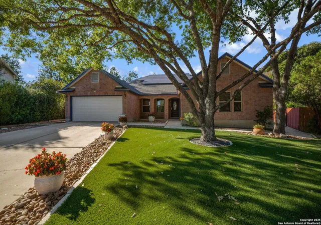 Photo 3 of Sale Pending at 1902 Indian Meadows Dr, San Antonio, TX 78230 | MLS# 1921594 | Listing updated on 2025-12-30