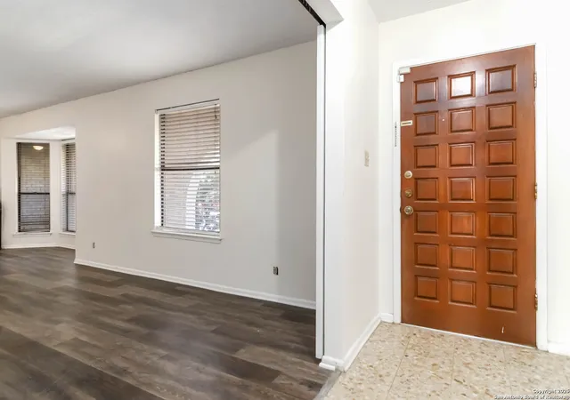 Photo 4 of Sale Pending at 7634 Tippit Trl, San Antonio, TX 78240 | MLS# 1921609 | Listing updated on 2025-12-01