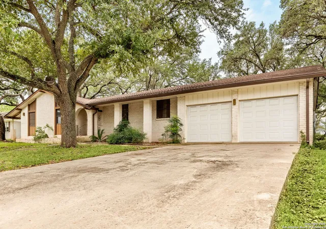 2nd image of 517 Oakwood, New Braunfels, TX 78130 | MLS# 1921672