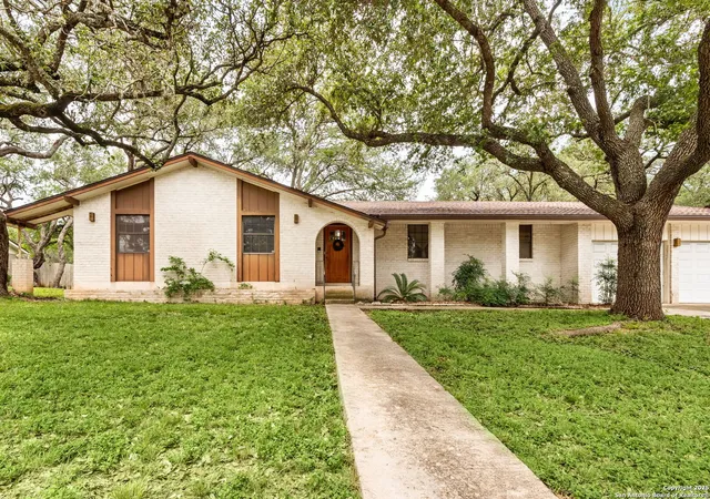 1st image of 517 Oakwood, New Braunfels, TX 78130 | MLS# 1921672
