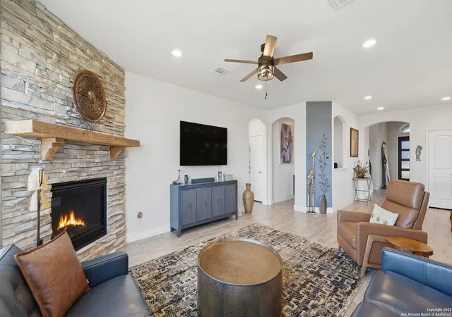 3rd image of 820 Silverberry, New Braunfels, TX 78132 | MLS# 1921731