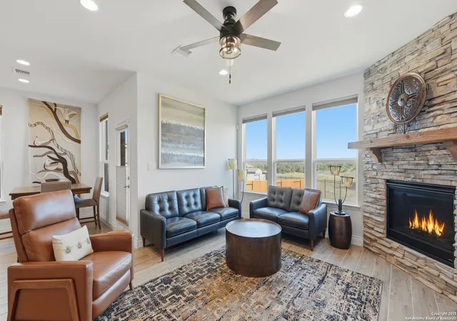 4th image of 820 Silverberry, New Braunfels, TX 78132 | MLS# 1921731
