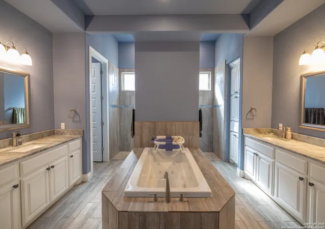 Photo 3 of Single family home for sale at 355 Shannon Ridge Dr, Floresville, TX 78114 | MLS# 1921749 | Listing updated on 2025-12-30