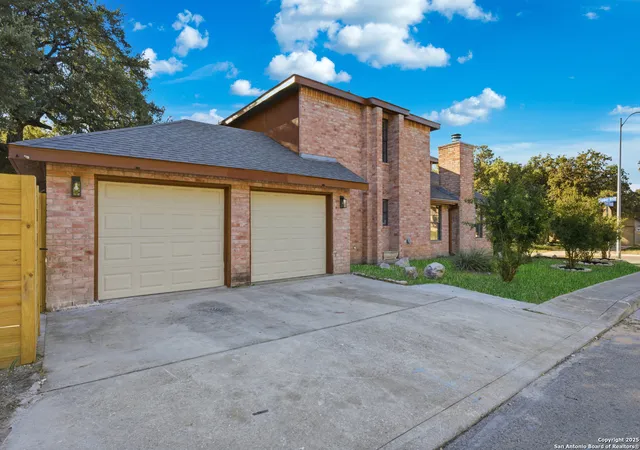 Photo 4 of Sale Pending at 8402 Timber Belt, San Antonio, TX 78250 | MLS# 1921786 | Listing updated on 2025-12-29