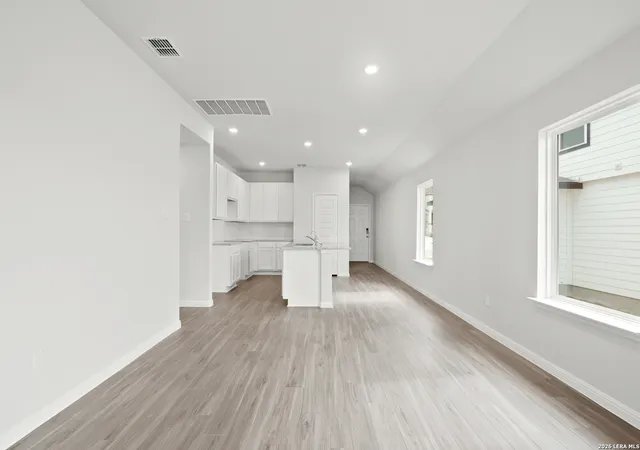 5th image of 126 Hunters Camp, San Antonio, TX 78231 | MLS# 1921823
