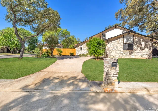 Photo 4 of Sale Pending at 13607 Dutch Myrtle, San Antonio, TX 78232 | MLS# 1921830 | Listing updated on 2026-02-12