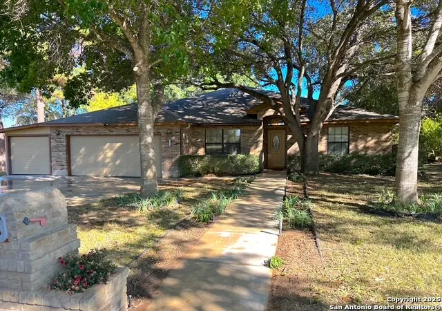 Photo 1 of Single family home for sale at 1039 Malone, Devine, TX 78016 | MLS# 1921836 | Listing updated on 2026-01-25