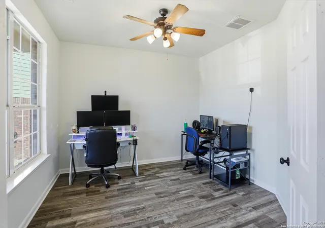 Photo 4 of Single family home for sale at 7902 Live Oak, San Antonio, TX 78250 | MLS# 1921950 | Listing updated on 2025-11-21