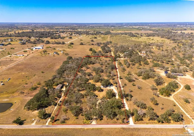 Photo 2 of Single family home for sale at 1742 County Road 777, Devine, TX 78016 | MLS# 1921961 | Listing updated on 2026-01-06
