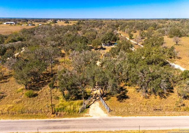 Photo 1 of Single family home for sale at 1742 County Road 777, Devine, TX 78016 | MLS# 1921961 | Listing updated on 2026-01-06