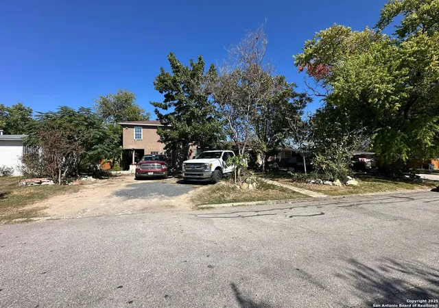 Photo 1 of Single family home for sale at 2721 W Mistletoe, San Antonio, TX 78228 | MLS# 1921979 | Listing updated on 2025-12-06