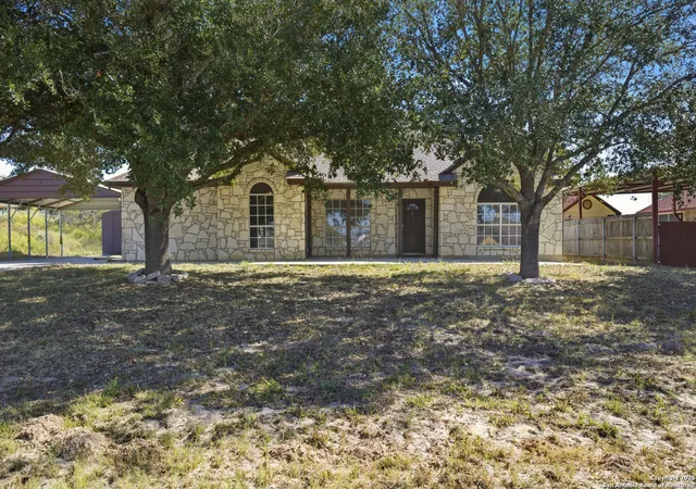4th image of 144 Las Palomas, La Vernia, TX 78121 | MLS# 1921983
