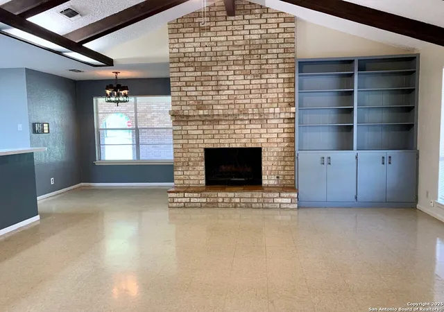 Photo 3 of Sale Pending at 112 Travertine Ln, San Antonio, TX 78213 | MLS# 1921993 | Listing updated on 2025-11-25