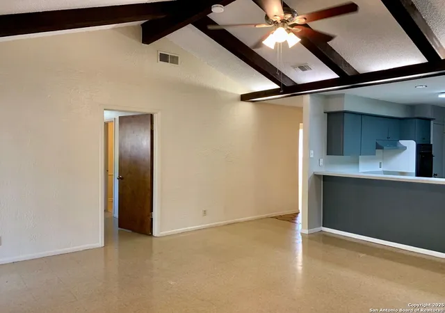 Photo 3 of Sale Pending at 112 Travertine Ln, San Antonio, TX 78213 | MLS# 1921993 | Listing updated on 2025-11-25