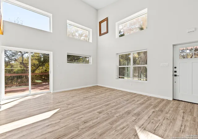 Photo 2 of Single family home for sale at 1226 Whispering Hills, Canyon Lake, TX 78133 | MLS# 1922073 | Listing updated on 2025-11-22