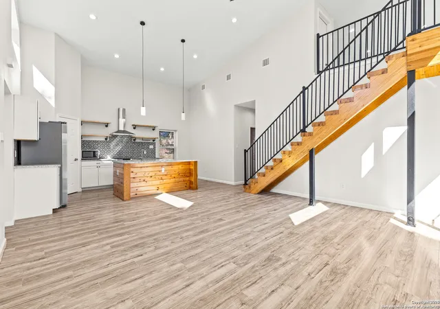 Photo 3 of Single family home for sale at 1226 Whispering Hills, Canyon Lake, TX 78133 | MLS# 1922073 | Listing updated on 2025-11-22