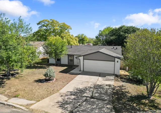 Photo 1 of Single family home for sale at 822 Robinair Dr, San Antonio, TX 78245 | MLS# 1922133 | Listing updated on 2025-12-31