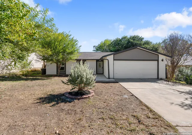 Photo 2 of Single family home for sale at 822 Robinair Dr, San Antonio, TX 78245 | MLS# 1922133 | Listing updated on 2025-12-31