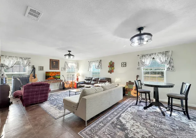 4th image of 3233 County Road 426, Beeville, TX 78102 | MLS# 1922152