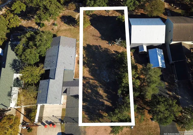 Photo 1 of Land for sale at 864 Lakebreeze Dr, Canyon Lake, TX 78133 | MLS# 1922199 | Listing updated on 2026-05-30