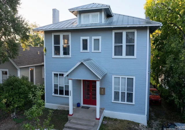 2nd image of 124 W Mulberry Ave, San Antonio, TX 78212 | MLS# 1922261