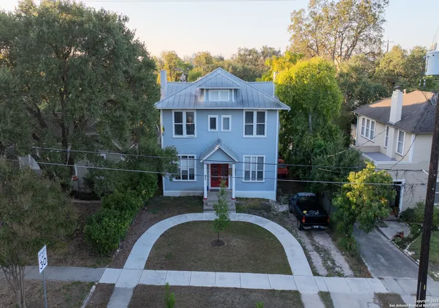 3rd image of 124 W Mulberry Ave, San Antonio, TX 78212 | MLS# 1922261