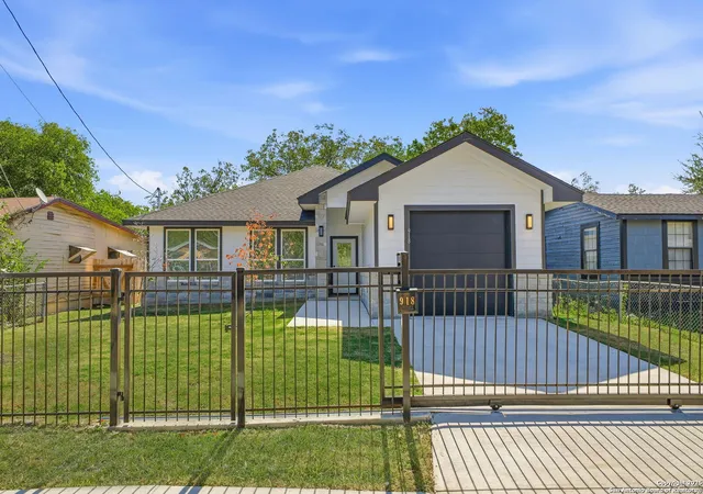 Photo 2 of Sale Pending at 918 Berlin Ave, San Antonio, TX 78211 | MLS# 1922266 | Listing updated on 2025-12-12
