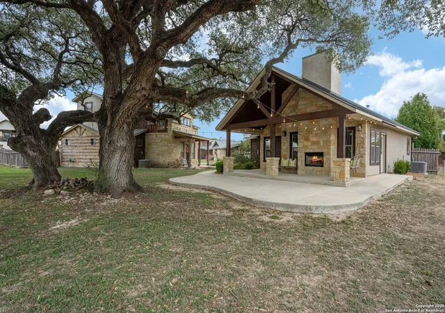 Photo 3 of Sale Pending at 1618 Gruene Vineyard Xing, New Braunfels, TX 78130 | MLS# 1922294 | Listing updated on 2025-12-10