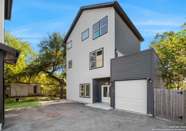 Photo 2 of Sale Pending at 106 Bank St #201, San Antonio, TX 78204 | MLS# 1922307 | Listing updated on 2026-01-20