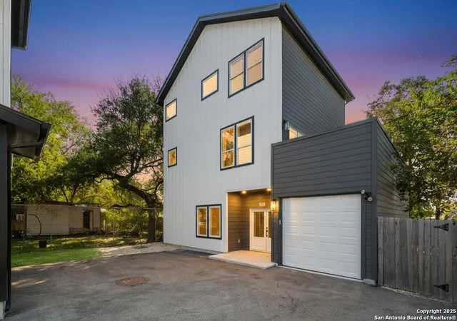 Photo 1 of Sale Pending at 106 Bank St #201, San Antonio, TX 78204 | MLS# 1922307 | Listing updated on 2026-01-20