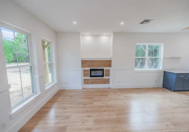 Photo 3 of Single family home for sale at 206 Timberline, Bandera, TX 78003 | MLS# 1922341 | Listing updated on 2026-01-03