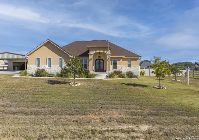 Photo 3 of Sale Pending at 113 Westfield Landing, La Vernia, TX 78121 | MLS# 1922359 | Listing updated on 2026-01-12