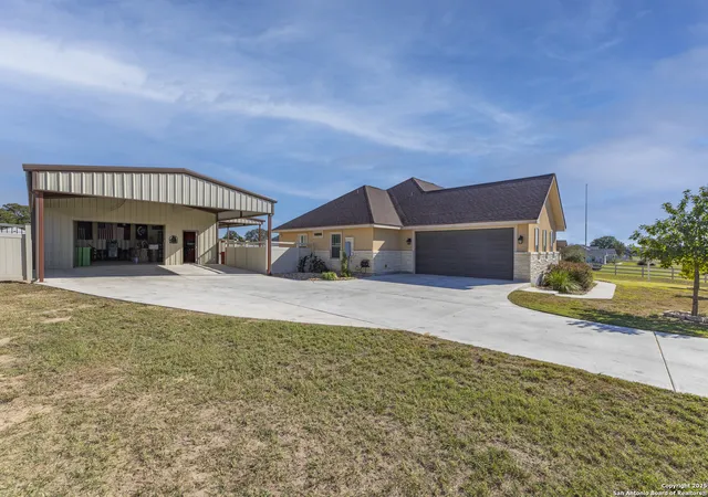 Photo 4 of Sale Pending at 113 Westfield Landing, La Vernia, TX 78121 | MLS# 1922359 | Listing updated on 2026-01-12