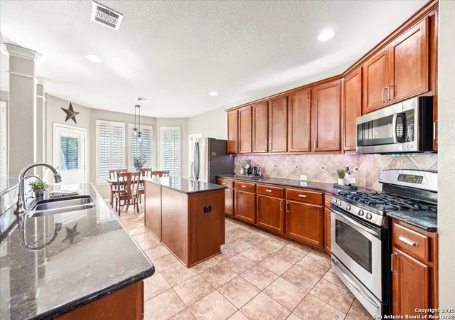 Photo 4 of Sale Pending at 2738 Trinity View, San Antonio, TX 78261 | MLS# 1922382 | Listing updated on 2025-12-31
