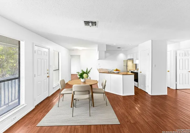 Photo 2 of Sale Pending at 7568 Windsor Oaks, San Antonio, TX 78239 | MLS# 1922401 | Listing updated on 2026-03-16