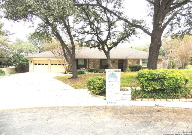 Photo 3 of Sale Pending at 13410 Lobelia, San Antonio, TX 78232 | MLS# 1922417 | Listing updated on 2026-01-21