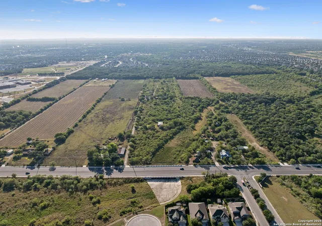 Photo 4 of House for sale at 13146 Galm Rd, San Antonio, TX 78254 | MLS# 1922484 | Listing updated on 2025-11-23