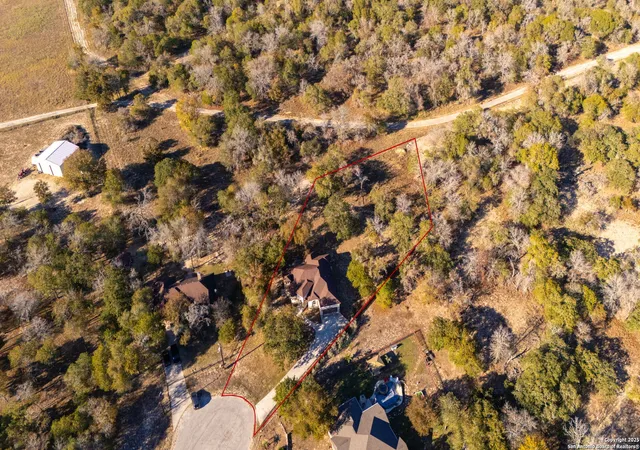 Photo 3 of Sale Pending at 105 Saddle Up Cir, La Vernia, TX 78121 | MLS# 1922498 | Listing updated on 2026-01-22