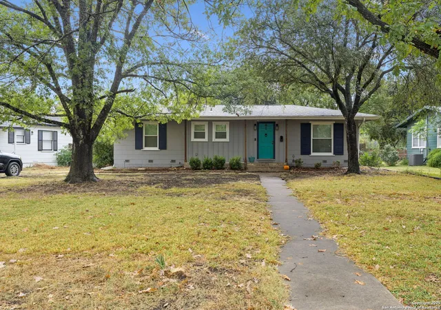 2nd image of 352 Larchmont, San Antonio, TX 78209 | MLS# 1922556