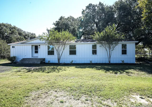 Photo 2 of Sale Pending at 13978 Sherwood Rd, Atascosa, TX 78002 | MLS# 1922586 | Listing updated on 2025-12-23