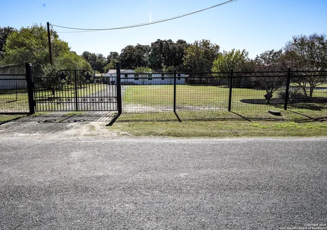 Photo 3 of Sale Pending at 13978 Sherwood Rd, Atascosa, TX 78002 | MLS# 1922586 | Listing updated on 2025-12-23