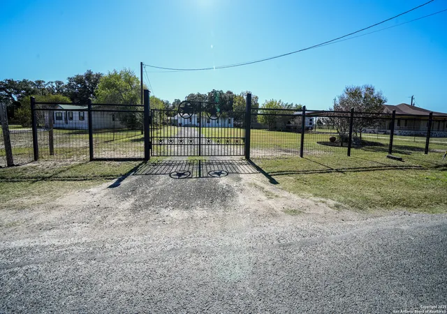 Photo 3 of Sale Pending at 13978 Sherwood Rd, Atascosa, TX 78002 | MLS# 1922586 | Listing updated on 2025-12-23