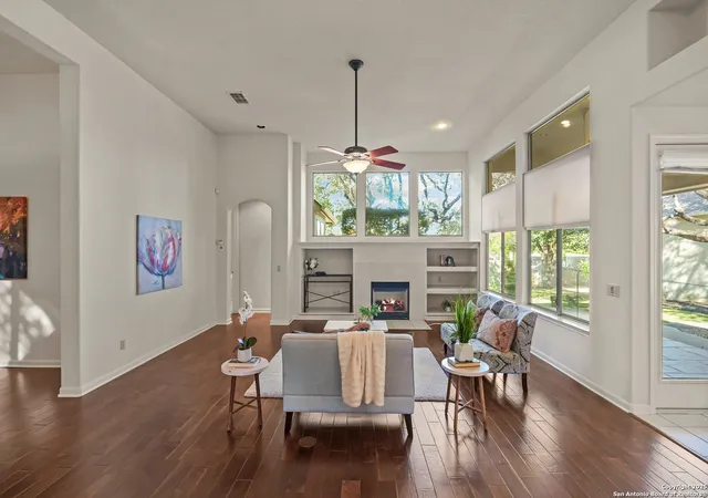 Photo 4 of Sale Pending at 223 Garden Hl, San Antonio, TX 78260 | MLS# 1922587 | Listing updated on 2025-12-23