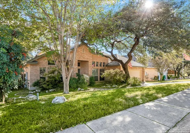 Photo 3 of Sale Pending at 318 Legend Brz, San Antonio, TX 78260 | MLS# 1922597 | Listing updated on 2026-02-27